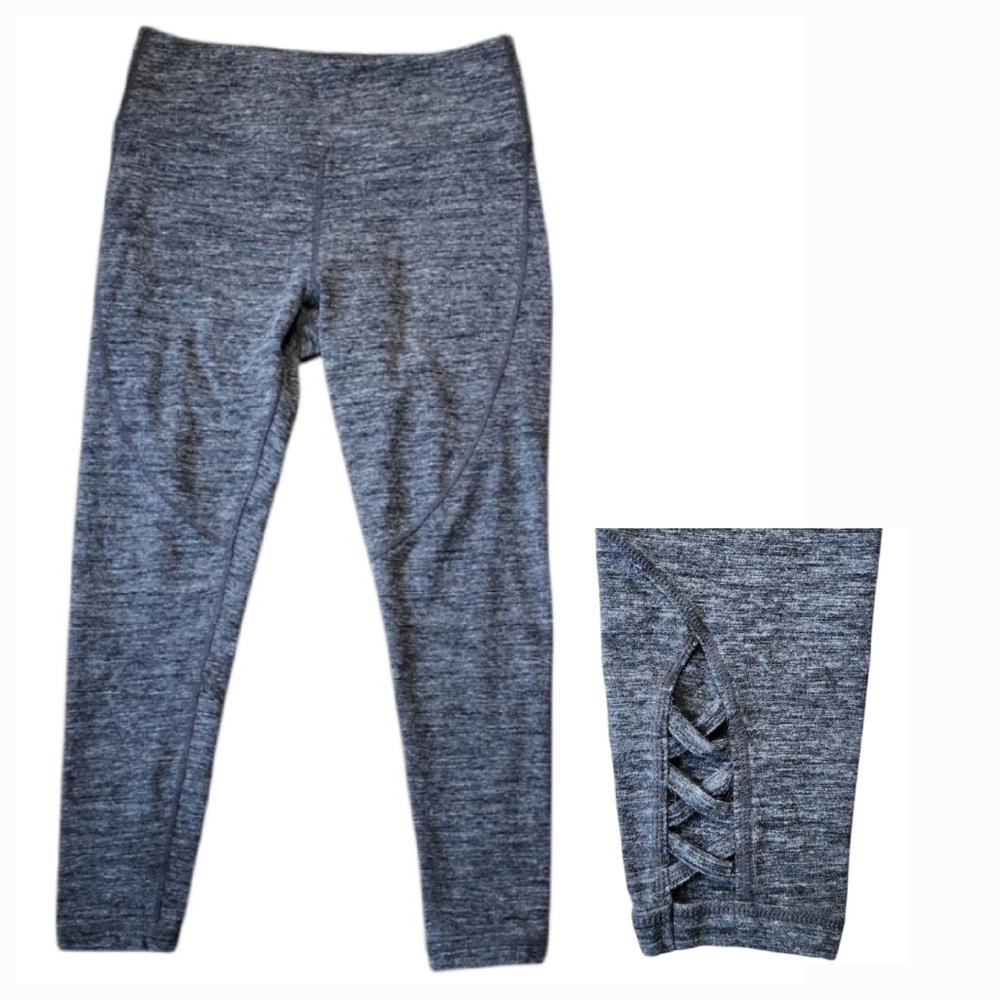 Calvin Klein Womens Medium Cropped Capri Athletic Leggings Criss Cross Cutout